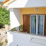 Zvone Apartment Baška